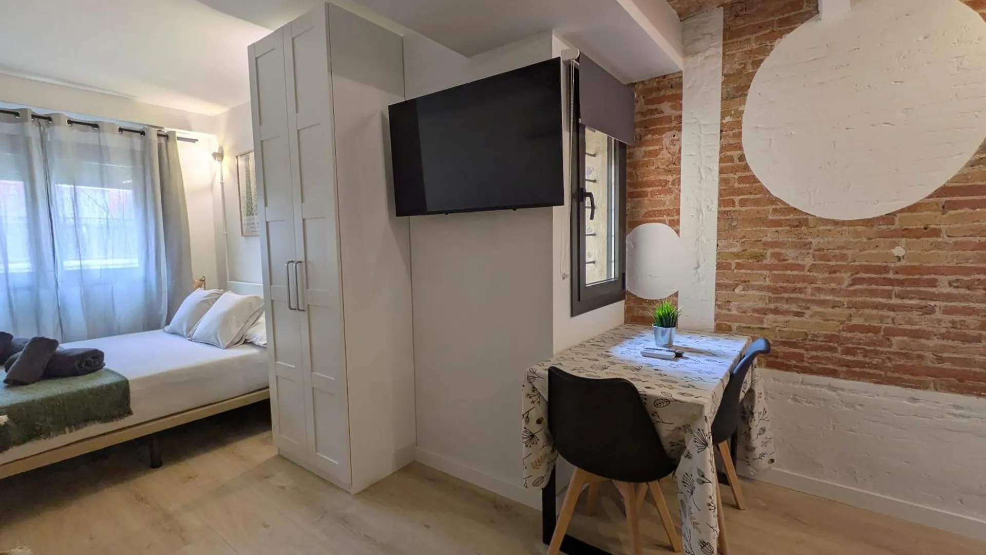 Barcelona Touch Apartments - Font Honrada 0*,