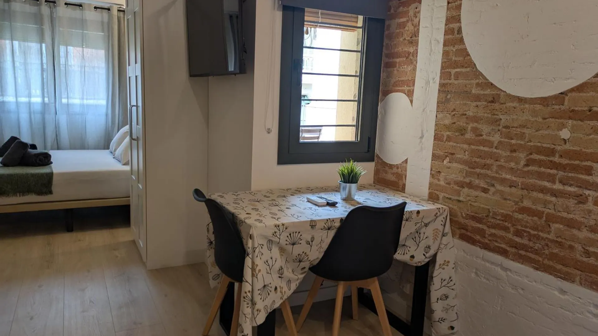 Barcelona Touch Apartments - Font Honrada 0*,  España